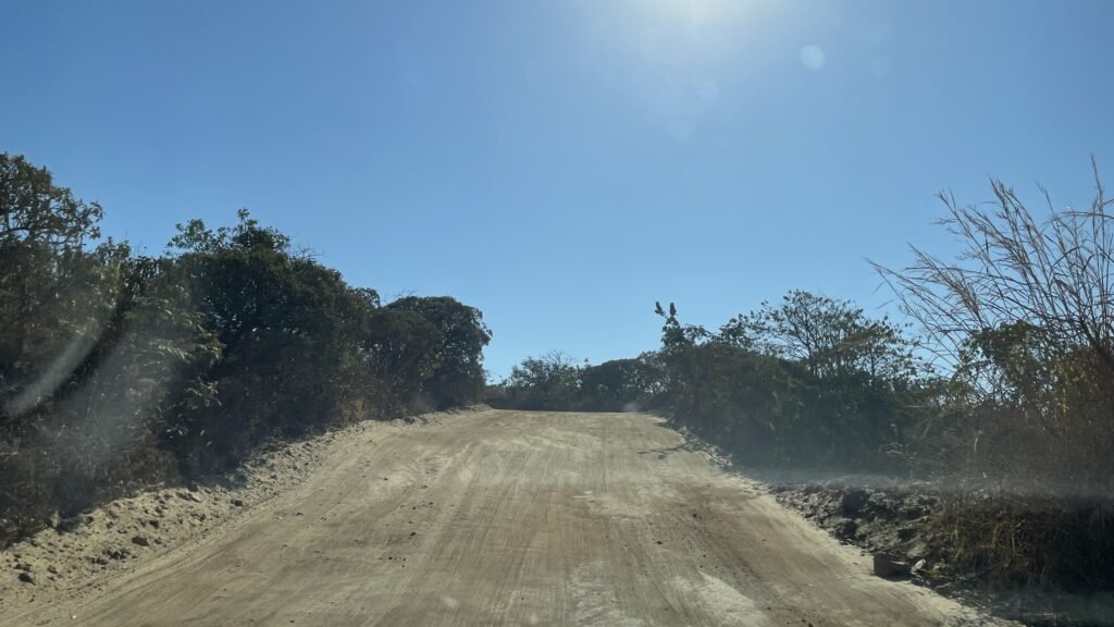 Estrada para a Reserva do Abade